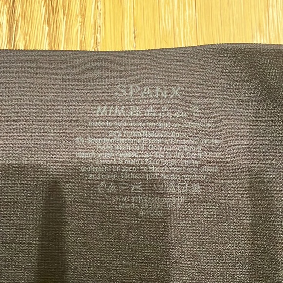 Spanx black, cropped leggings size medium - Picture 3 of 6